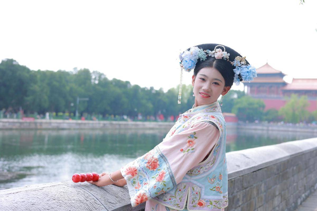 跟团费用解析、省钱技巧及行程避坑指南开元棋牌带家人游北京必看：五天四晚(图1)